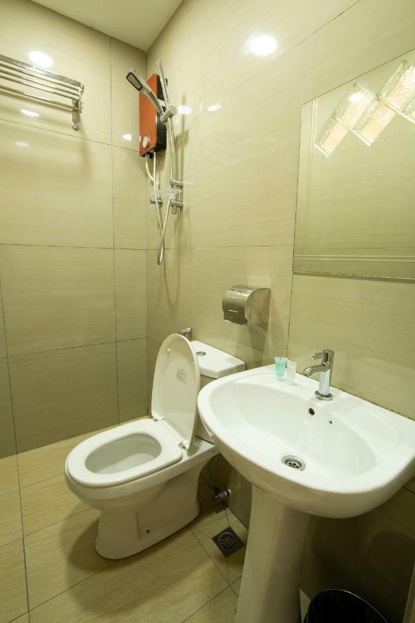 Expo Hotel Labuan Buitenkant foto