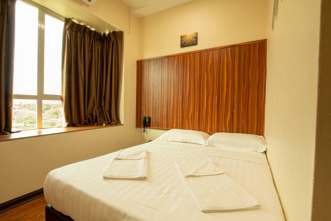 Expo Hotel Labuan Buitenkant foto